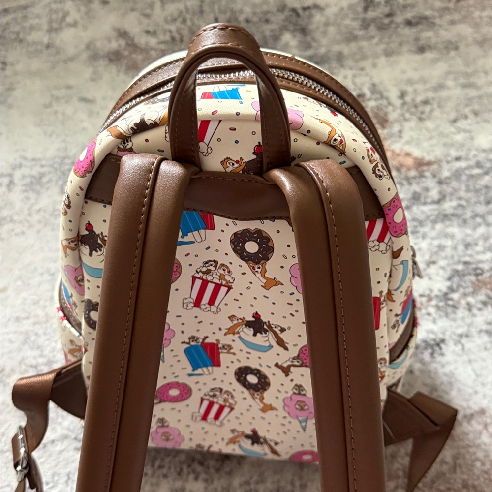 Loungefly Backpack - Disney Chip and Dale - Picture 4 of 10